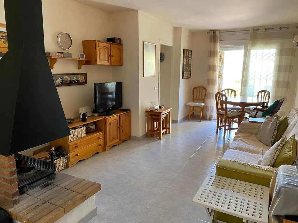 Casa Pareada Con Piscina Villa L'Escala Holiday home